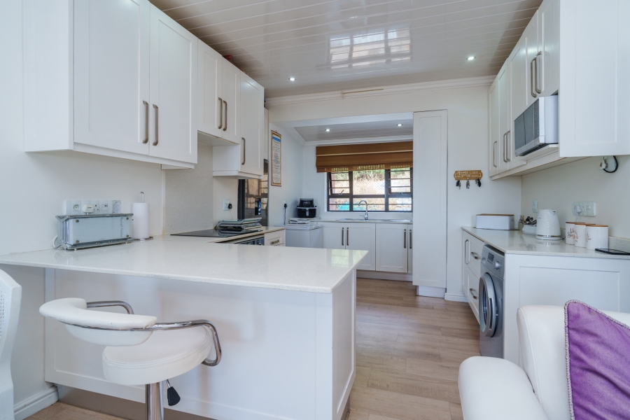 2 Bedroom Property for Sale in Kalk Bay Western Cape